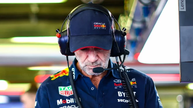 Red Bull přichází o geniálního konstruktéra. Adrian Newey oficiálně končí