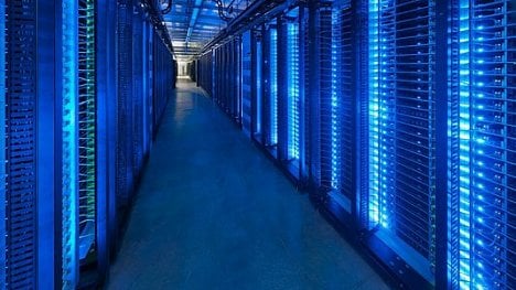 Náhledový obrázek - Tichá válka o data. Google a FBI ji vedou po celé Zemi