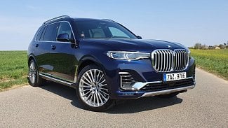 Náhledový obrázek - Jak se žije s obrem? BMW X7 může mít malý kufr jako Fabia, což je skvělé