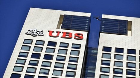 Náhledový obrázek - Banka UBS měla Francouzům pomáhat s daňovými úniky. Prokuratura požaduje pokutu 3,7 miliardy eur