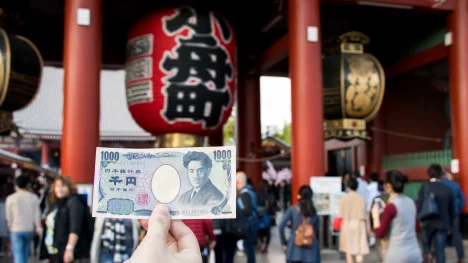 Náhledový obrázek - Japonsko se po 17 letech připravuje na vyšší úrokové sazby. Vypořádat se s nimi musí hlavně malé a střední firmy a domácnosti