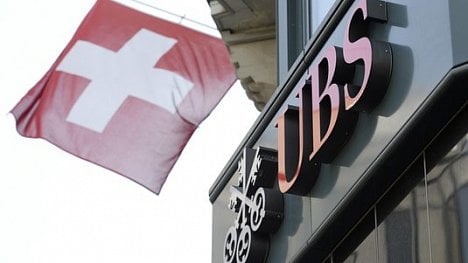 Náhledový obrázek - Zisk největší švýcarské banky UBS klesl ve čtvrtletí o 61 procent