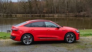 Náhledový obrázek - Audi e-tron dorazilo na trh s novým jménem, delším dojezdem a vylepšenými světlomety z Jihlavy