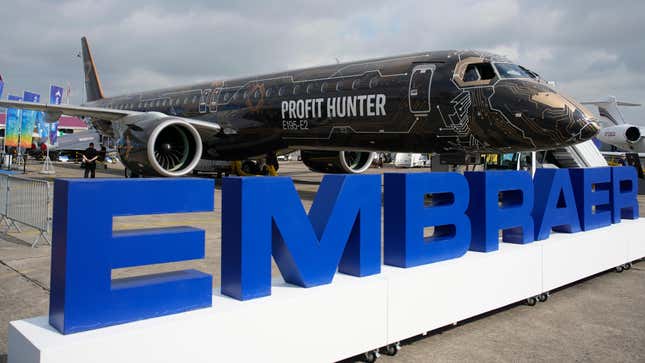 An Embraer plane