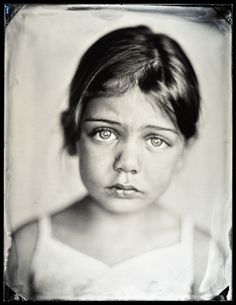 Photographer Takes Arresting Tintype Portraits of Random Visitors Oscar Wilde, Alternative Photography, Foto Vintage, Studio Portraits, White Photography, Beautiful Eyes, Old Photos