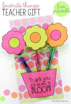 Flower templates to make a free teacher appreciation gift. Inkjoy Pens, Teacher Appreciation Gift Ideas, Appreciation Gift Ideas, Appreciation Gifts Diy, Teachers Day Card, Teacher Appreciation Gifts Diy, Teacher Appreciation Cards, Teacher Thank You Cards, Teachers Diy