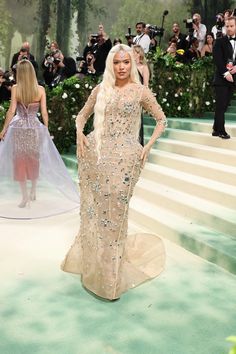 Met Gala 2024 Red Carpet Looks: See Every Celebrity Outfit and Dress | Vogue Met Gala Outfits, Fashion Dream Job, Gala Outfit, Red Carpet Outfits, Best Red Carpet Looks, Vogue Dress, Celebrity Look, Celebrity Outfits, Red Carpet Looks