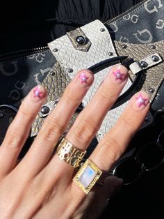 chrome pink star nails #nailinspo #nailart #chromenails Party Nail Design, Mama Graviert Nails, Chrome Star Nails, Chrome Star, Natural Nail Designs, Pink Chrome, Baby Nails, Rose Nails, Nails Only