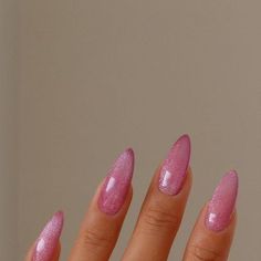 #art #design #fashion #diamond #style #beauty #blogger #blog #stylish #fashionable #outfit #girl #nail #glitter #pink #pinky Pink Chrome Glitter Nails, Pink Nails W Glitter, Glitter Nails With Design, Pink Cateye Nail, Cat Eye Nails Pink, Pink Nails Sparkle, Sparkle Pink Nails, Pink Cat Eye Nails, Glitter Nails Pink