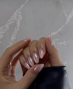 #art #design #fashion #diamond #style #beauty #blogger #blog #stylish #fashionable #outfit #girl #nail #pearl Casual Nails, Makijaż Smokey Eye, Classy Acrylic Nails, Nagel Inspo, Neutral Nails, Elegant Nails, Dream Nails, Minimalist Nails, Chrome Nails