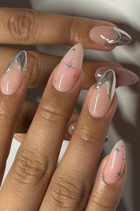 Add a touch of elegance and edge to your style with these sophisticated sheer pink stiletto nails featuring silver chrome French tips and delicate star designs. The perfect blend of chic and glam to make a fashion-forward statement. ✨ // Photo Credit: Instagram @ceesclaws Silver Nail, Crome Nails, Silver Nail Designs, Summer Nail Colors, Chrome Nail Art, Chrome Nails Designs, Metallic Nails, Nagel Inspo, Cat Kuku