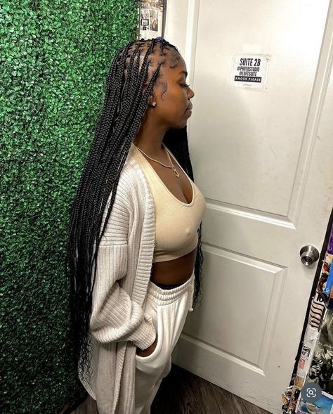 Small Knotless Braids Black Women, Knotless Braids On Dark Skin Women, Jet Black Small Knotless Braids, Knotless Outfits, Long Smeduiem Knotless, Small Knotless Box Braids Long Curls, Long Knotless Braids Small, Small Knotless With Curls At The End, Cute Long Knotless Braids With Color