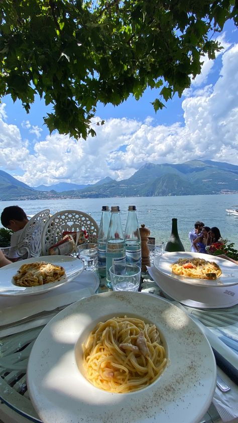 #lakecomo #comersee #italy #inspiration #italyplanning #italytrip #lake #summer #vacation #pasta #italianrecipe Dinner In Italy Aesthetic, Italy Lake Aesthetic, Summer Vacation Italy, Italian Lake Aesthetic, Italy Culture Aesthetic, Lake Como Food, Silicy Italy, Lake Garda Italy Aesthetic, Italy Pasta Aesthetic