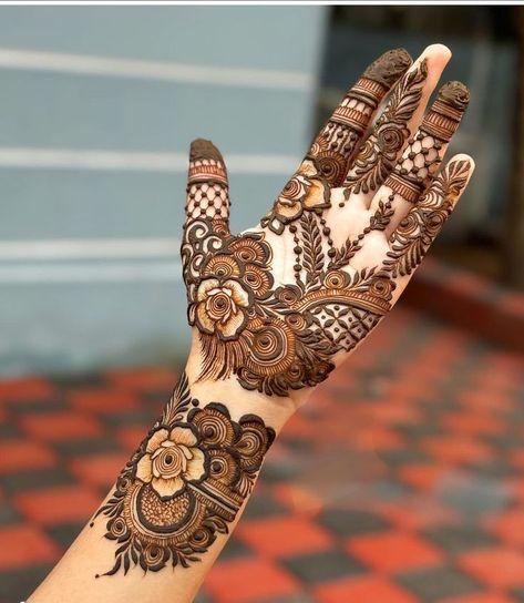 mehndi by nushrat❤ New Khafif Mehndi Designs, Front Mehndi Designs Beautiful, Muslim Mehndi Design, Mehendi Designs For Hands Full Hand, Khafif Mehndi Designs New Back Hand, New Mehndi Designs Front Hand, Hatheli Mehndi Design, Eid Mehndi Designs Arabic, Mehendi Design For Wedding