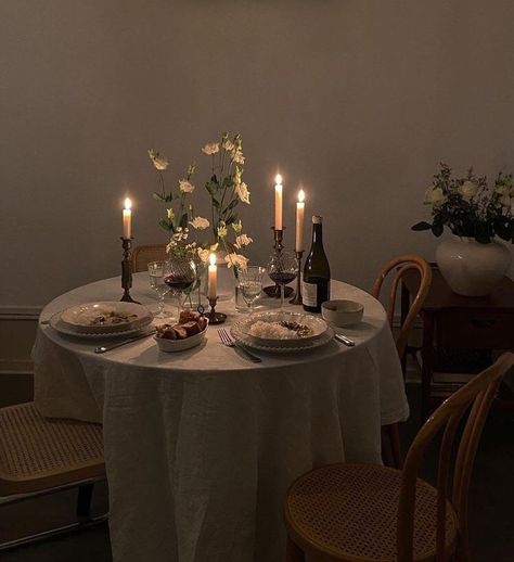 Romantic Dinner Tables, Dinner Table Set Up, Romantic Dinner Decoration, Dinner Party Table Settings, Dinner Party Table, 13 March, Anniversary Dinner, Candlelit Dinner, Party Table Settings