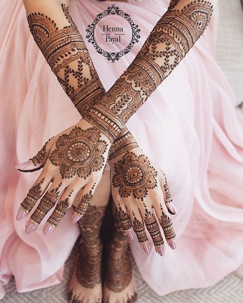 The Most Unique and Stunning Bridal Mehndi Designs 2019 Mehndi Designs Finger, Henna Hand Designs, Wedding Henna Designs, Indian Henna Designs, Mehandhi Designs, Mehendhi Designs, Tato Henna, Indian Mehndi Designs, Mendhi Designs