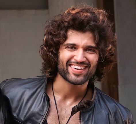 Tollywood Actor Rowdy Boy Vijay Devarakonda Vijay Devarakonda Long Hair, Vijay Devarakonda Hairstyle, Vijay Deverkonda, Hrithik Roshan Hairstyle, Hashtags For Instagram, Kgf Photos Hd, Vijay Deverakonda, Portrait Reference, Instagram Couples