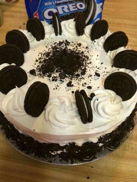 Oreo Treats, Chocolate Oreo Cake, Desserts With Few Ingredients, Oreo Cake Recipes, Oreo Recipes, Chocolate Oreos, Oreo Cake, Pound Cake Recipes, Drip Cakes