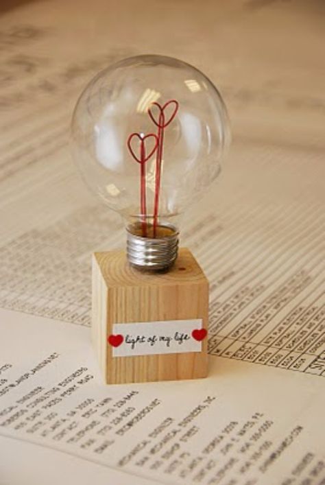 Best DIY Valentines Day Gifts - Light Of My Life Lamp - Cute Mason Jar Valentines Day Gifts and Crafts for Him and Her | Boyfriend, Girlfriend, Mom and Dad, Husband or Wife, Friends - Easy DIY Ideas for Valentines Day for Homemade Gift Giving and Room Decor | Creative Home Decor and Craft Projects for Teens, Teenagers, Kids and Adults http://diyjoy.com/diy-valentines-day-gift-ideas Homemade Gifts For Girlfriend, Valentijnsdag Diy, Selamat Hari Valentine, Saint Valentin Diy, Valentines Bricolage, Hari Valentine, Diy Cadeau, Boyfriend Diy, Creative Valentines