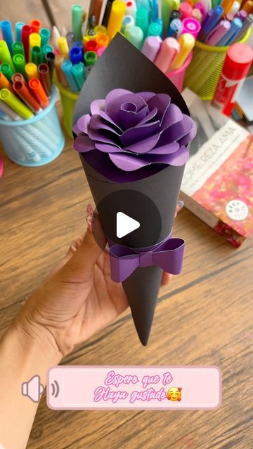 Molde, Ideas Para Mama Manualidades, Mothersday Ideas, Ideas Para Manualidades, Flower Making Paper, Simple Paper Flower, Super Mama, Easy Paper Flowers, Paper Flower Decor