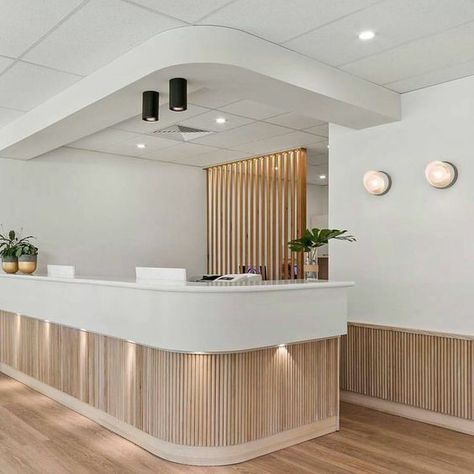 Hotel Reception Design, Clinic Reception, Reception Interior, Eye Clinic, Dental Office Design Interiors, Dental Office Decor, Reception Desk Design, Medical Office Design, Hospital Interior