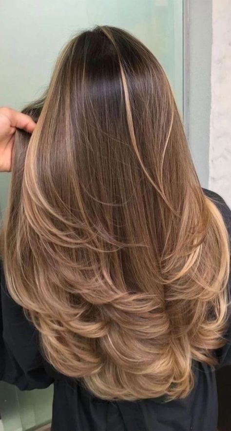 C Shape Haircut Long, Layers With Blonde Highlights, Light Layered Hair, Cute Haircuts For Long Hair With Layers, Round Layers Haircut Medium, Soft Highlights, Rambut Brunette, Hairstyle Names, Brown Hair Balayage