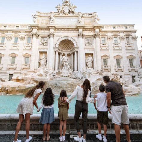 Family Traveling Aesthetic, Travel Aesthetic Family, Family Of 6 Aesthetic, Travel With Family Aesthetic, Family European Vacation, Family Travel Aesthetic, Family Trip Aesthetic, Family Vacation Aesthetic, Family Trip Photos