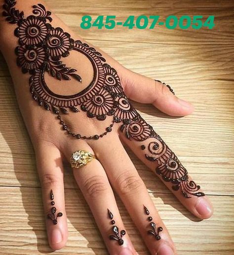 Beautiful henna Mehndi design at very cheap price, we are one click away from you. reach out to us for best price and awesome designs Beautiful Henna Designs For Eid, Mendhi Designs Simple Front Hand Unique, Kids Mehndi Design, Mehandi Designs For Kids, Mehandi Design For Hand, Easy Mehndi Designs, Latest Arabic Mehndi Designs, Simple Arabic Mehndi, Tato Henna