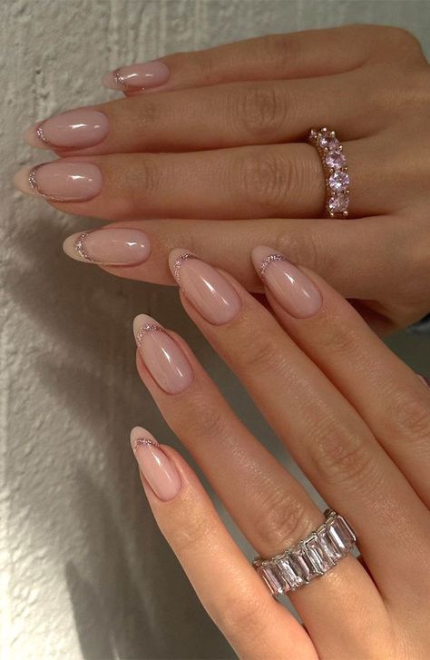 French Minimalist Nails, French Nails On Oval Nails, Nail Inspiration French Tip Almond, Nail Design Classy Elegant, French Modern Nails, French Tip Trendy Nails, Minimalistic French Nails, Butter Glazed Nails, Pretty Nails Classy French Tips