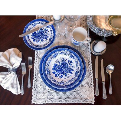 Tudor Royal, French Provincial Kitchen, Tudor England, Blue And White Dinnerware, Modern Tableware, Old Pottery, Luxury Tableware, Style Royal, Kitchen Dinnerware