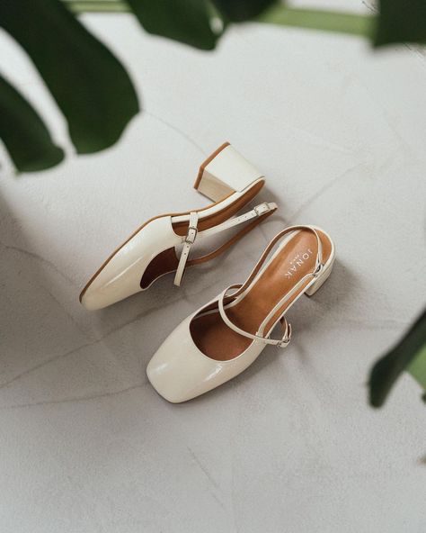 Gala Shoes Flat, Low Heel Work Shoes, Formal Womens Shoes, Classy Shoes Aesthetic, Low Heels Outfit Classy, Grad Dress Shoes, Womens Heels Classy, Prom Shoes Low Heeled Comfortable, Wedding Shoes Square Toe