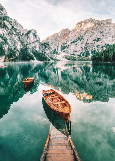 Teen Summer, Places In Italy, Nature View, Summer Ideas, Beautiful Places Nature, Small Boats, Alam Yang Indah, Alam Semula Jadi, Beautiful Places In The World