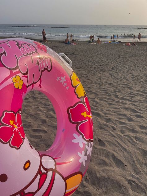 Hello kitty pink float summer ocean sand pink beach aesthetic Beach Aesthetic Y2k, H2o Summer Aesthetic, Coconut Dream, Lake Girl, Barbie Summer, Pink Coquette, Y2k Summer, Money Generator, Summer Pink