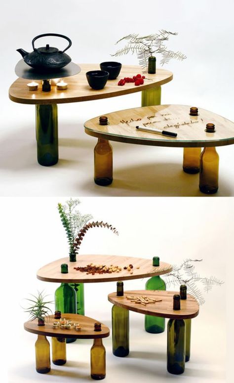 4-upcycling-ideen-kleine-tische-aus-holz-und-weinflaschen-teekessel-tassen-kerzen-pflanzen Kerajinan Diy, Candle Plant, Furniture Upcycling, Old Wine Bottles, نباتات منزلية, Upcycling Ideas, Wine Bottle Diy Crafts, Diy Upcycling, Wine Bottle Diy