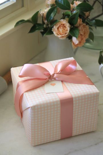 Valentine’s Day Wrapping Ideas, Boyfriend Birthday Gift Ideas, Jenny Steffens Hobick, Gift Wrapping Inspiration, Gift Inspo, Diy Birthday Gifts, Home Essentials, Pretty Gift, Diy Birthday