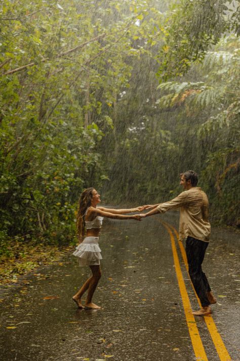 Couple Atheistic, Breannacore Aesthetic, Couples Fun Photoshoot, Poc Couple Aesthetic, Couple Rain, Couple Pinterest, Rain Dancing, Ty A Ja, Rain Photoshoot