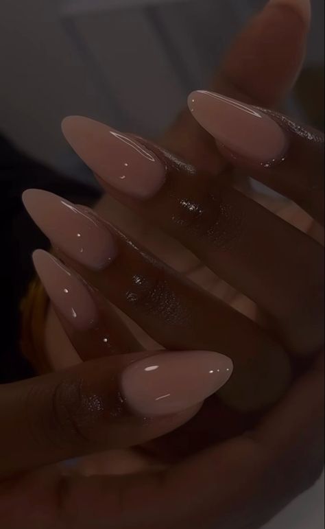 Autumn Nails Aesthetic Almond, Cute Simple Nails Acrylic Almond Medium, Simple Manicure Almond, Fresh Pink Nails, Simple Classy Nails Almond, Almond Pink Gel Nails, Pink Almond Tip Nails, Plain Oval Nails, Almond Plain Nails