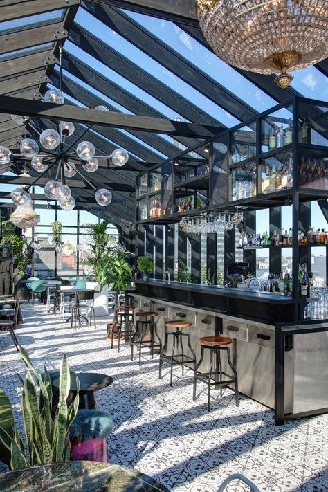 Rooftop Bar Interior Design, Rooftop Terrace Bar Design, Rooftop Bar And Restaurant, Rooftop Terrace Design Restaurant, Concept Bar Ideas, Restaurant Rooftop Design, Rooftop Bar Design Terraces, Terrace Garden With Bar, Rooftop Restaurant Design Ideas