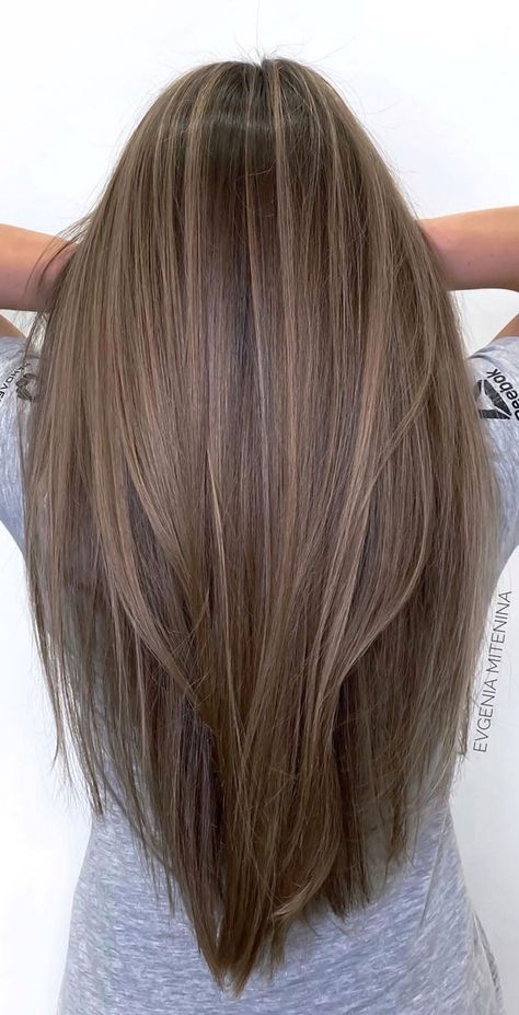 Mushroom Hair, Kadeřnické Trendy, Medium Hair Color, Brown Hair Looks, Brown Hair Inspo, Vlasové Trendy, Brunette Hair With Highlights, Brown Hair With Blonde Highlights, Long Hair Color