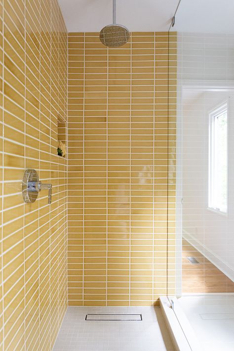 Sonoma Tilemakers Inspiration Gallery Yellow Tile Bathroom, Mcm Bathroom, Mid Century Modern Bathroom, Mid Century Bathroom, Bath Inspiration, Bad Inspiration, Bathroom Goals, Yellow Bathrooms, Beautiful Home Decor
