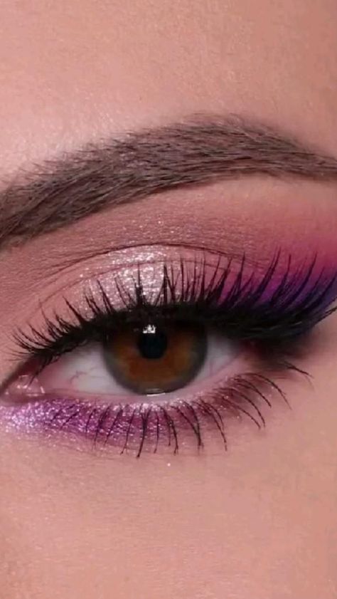 Purple Homecoming Makeup, Simple Purple Eyeshadow Looks, Pink Purple Eye Makeup, Soft Purple Eye Makeup, Purple And Pink Eyeshadow, Purple Eyeshadow Looks, Mauve Makeup, Purple Makeup Looks, Maquillage Yeux Cut Crease