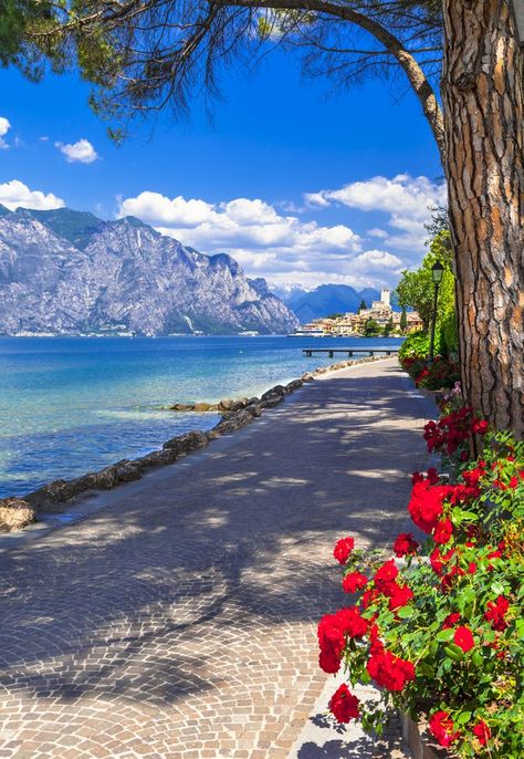 Lake Garda, Holiday Places, World Most Beautiful Place, Beautiful Town, Scenic View, Dream Travel Destinations, Alam Yang Indah, Beautiful Places In The World, Vacation Places