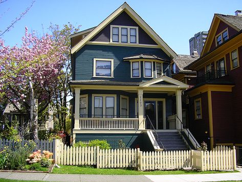 Vancouver heritage home Bonito, Craftsman Bungalows, Craftsman House Exterior, Vancouver House, Canada House, Craftsman Exterior, Heritage House, American House, Craftsman Style Home