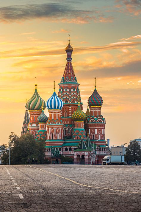 8 Best Places To Visit in Russia Visit Russia, St Basils Cathedral, World Most Beautiful Place, St Basil's, Russia Travel, Bolshoi Ballet, Famous Places, Beautiful Places In The World, Beautiful Places To Travel