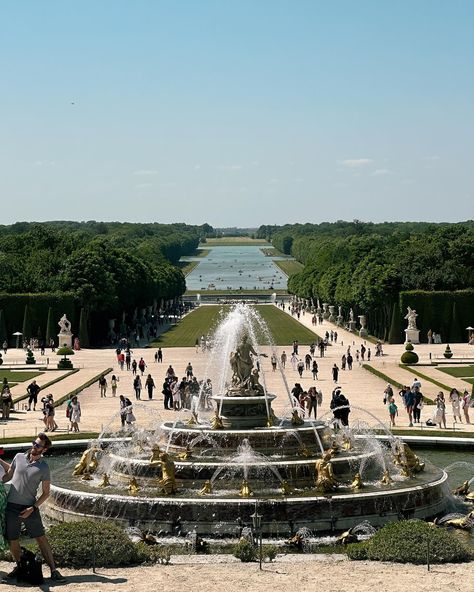 Palace of Versailles ⚜️ #paris #france #mustsee #travel #solotravel #chateaudeversailles #versailles #gardensofversailles Place Of Versailles, Paris Palace Of Versailles, France Aesthetics, Versailles Ball, Visiting Versailles, Versailles Aesthetic, Paris Palace, Palace Versailles, Travel Moodboard