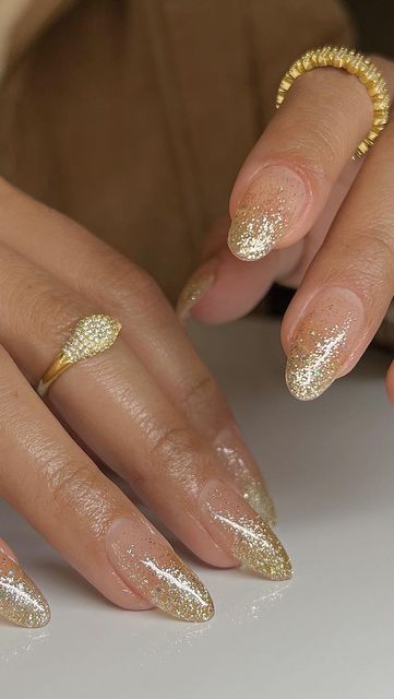 Golden Glitter French Tip Nails, Classy Party Nails, Gold Glitter Nails Ombre, Gold Glitter Tip Nails French, Gold Tip Ombre Nails, Gold Ombre Nails Acrylic, Gold Glitter Ombre Nails Almond, Nail Inspo Gold Glitter, Nail Inspo For Gold Dress