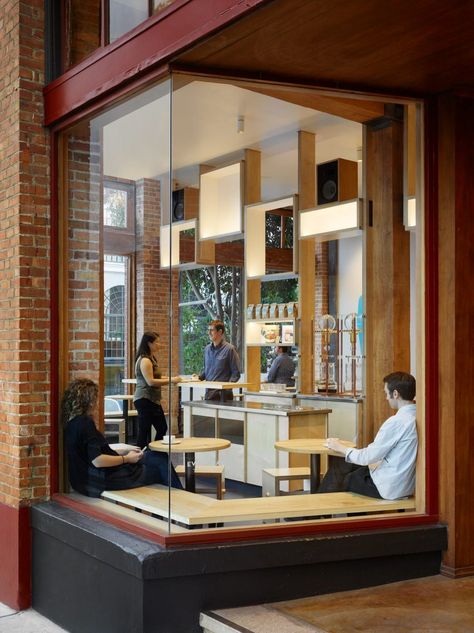 Bohlin Cywinski Jackson, Modern Coffee Shop, Cafe Window, San Francisco Shopping, Corner Seating, Blue Bottle Coffee, Wood Seating, Modern Cafe, Corner Window