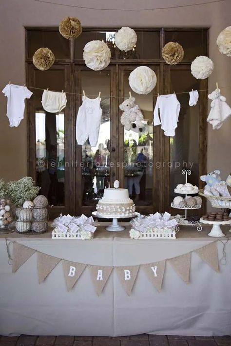 Perlengkapan Bayi Diy, Baby Shower Garcon, Baby Shower Themes Neutral, Boy Baby Shower Centerpieces, Deco Baby Shower, Bebe Shower, Babyshower Party, Idee Babyshower, Baby Shower Present