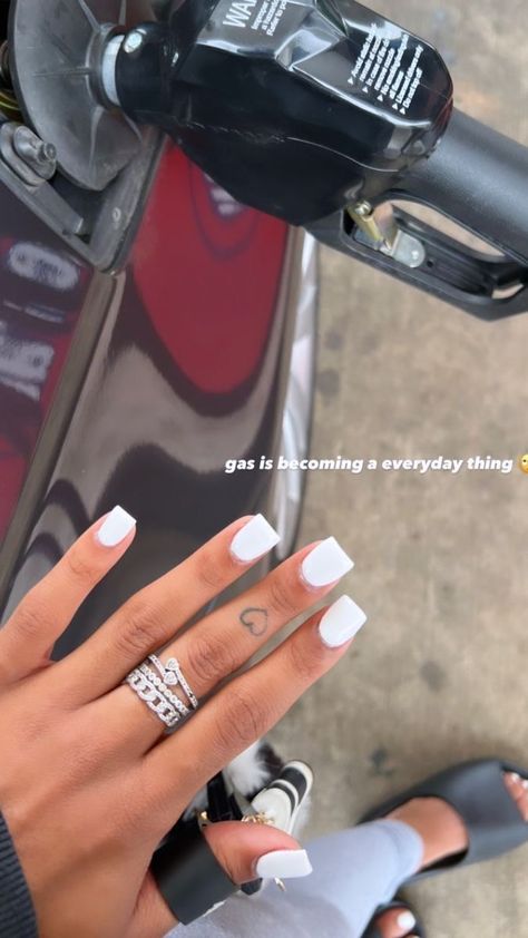 Cute Short Acrylic Nails Square White, All White Acrylic Nails Short, Square Shorties Acrylic Nails, Short Short Acrylic Nails Square, White Acrylic Overlay Nails, White Acrylic Short Nails, Short Nail Ideas For Fall, Short Black Acrylic Nails Square, White Short Square Acrylic Nails