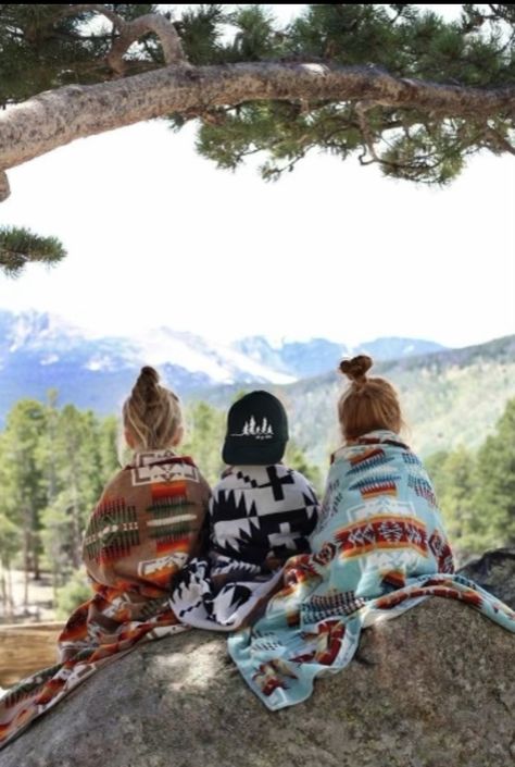 Blankets Western, Twin Daughters, Photo Voyage, Spa Towel, Camping Aesthetic, Foto Baby, Spa Towels, Mommy Life, Rocky Mountain National Park